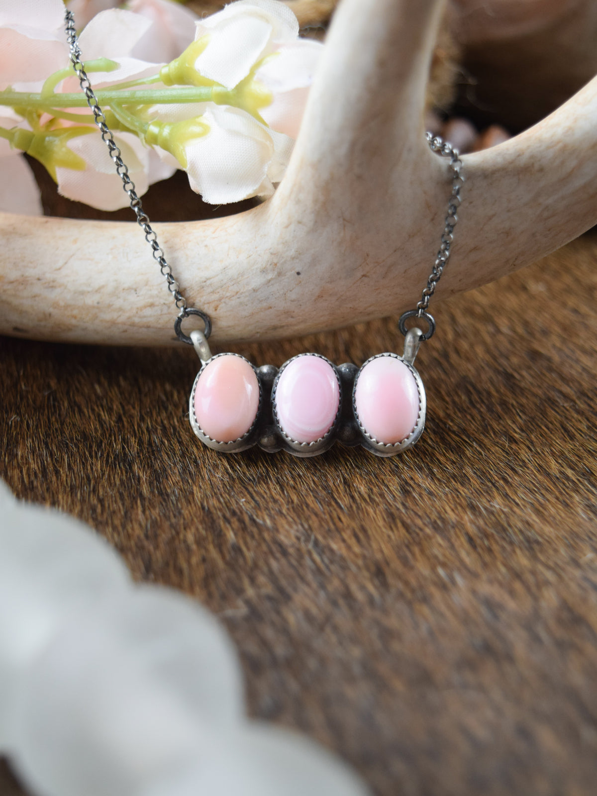 The Three Sisters Pink Conch Necklace